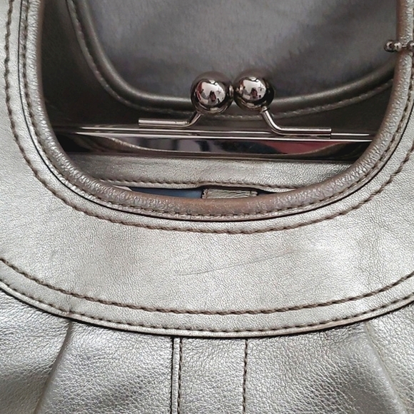 Coach Ergo Silver Metallic Pleated Leather Kisslock Shoulder Bag # 12831 - Picture 14 of 16